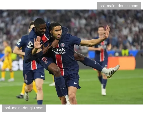 前20名俱乐部2024-25赛季总收入首次突破120亿欧元，达124亿欧元