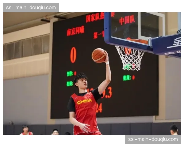 中国男篮启程日本备战世预赛，徐杰、曾凡博、庞峥麟三人缺席