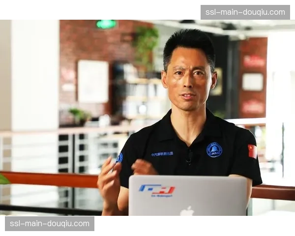 幕后英雄：随队营养师揭秘顶级多日赛期间的车手饮食方案