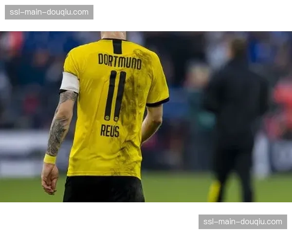 多特蒙德3-3战平RB莱比锡,双方对攻六球,多特后防屡现失误 多特蒙德3-3战平RB莱比锡,双方对攻六球,多特后防屡现失误