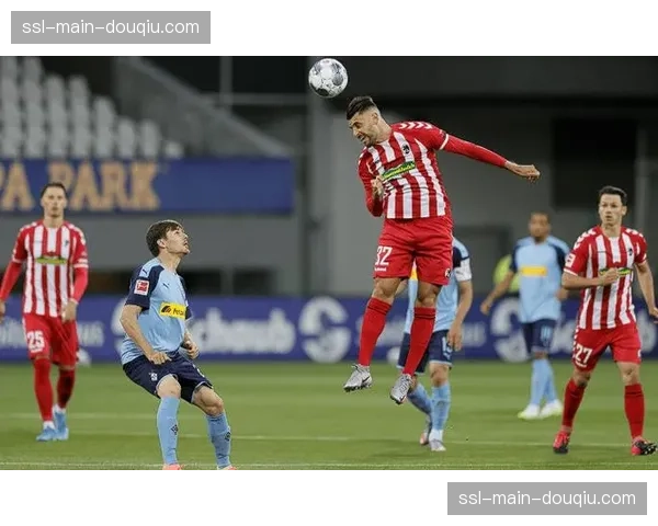 斯图加特2-2战平弗赖堡，赛后主帅批评VAR介入影响比赛流畅性