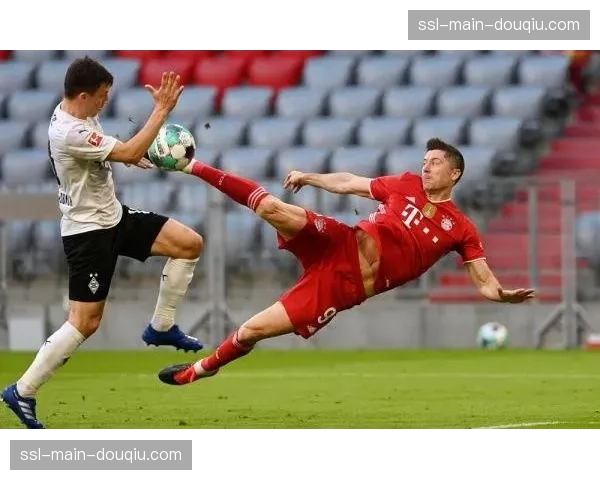 战术板：RB莱比锡如何通过高位压迫3-0完胜门兴格拉德巴赫